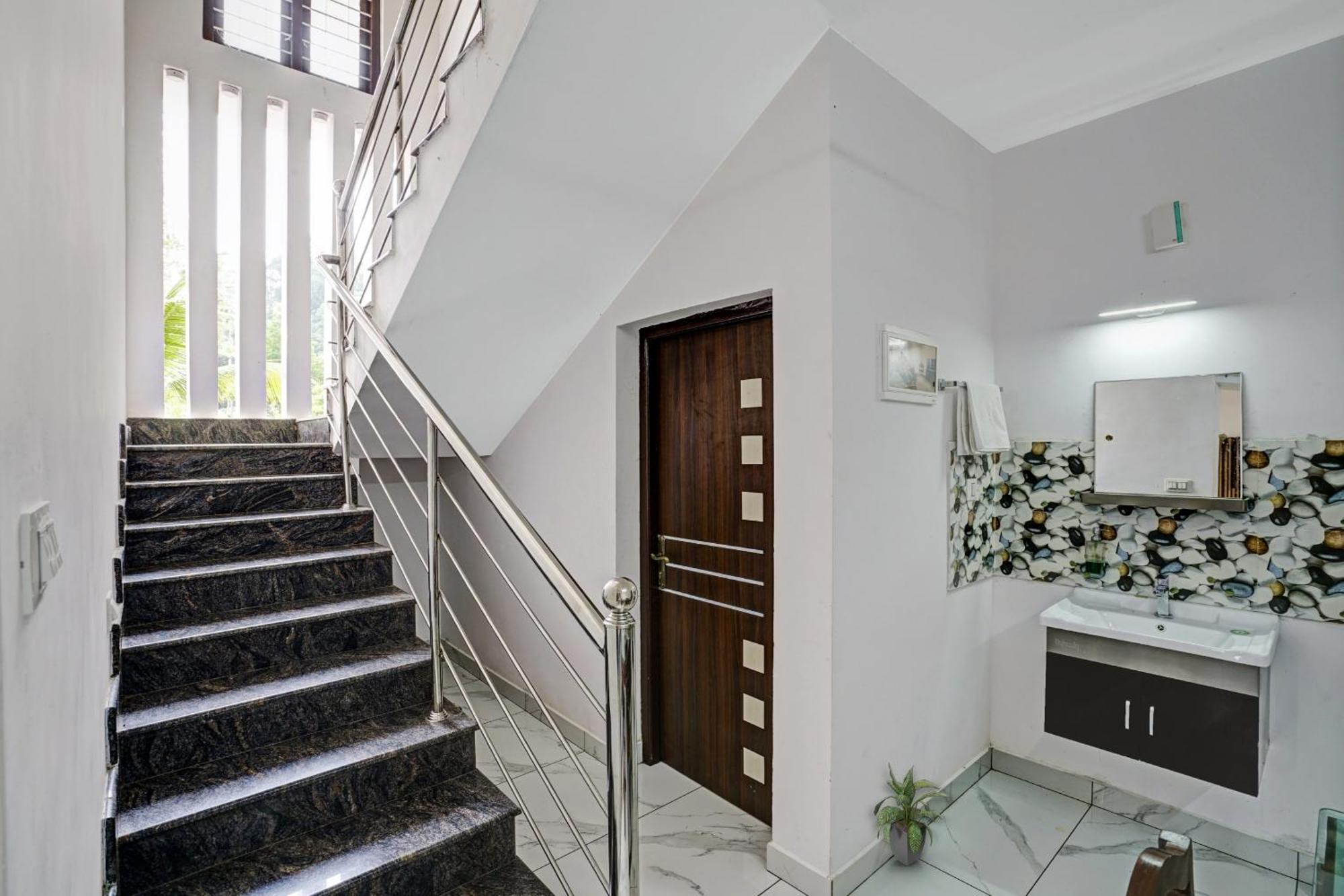 Spot On Shalom Palace Residency Neriyamangalam Luaran gambar